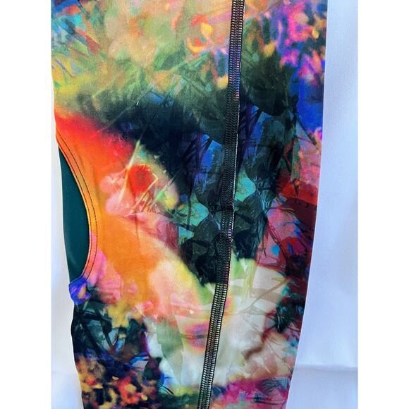 Lululemon Cargo Super High-Rise Tight 28” Size 6 “Detours Welcome” Multi-Print - Picture 10 of 10